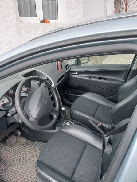Peugeot 207 2011 - 4