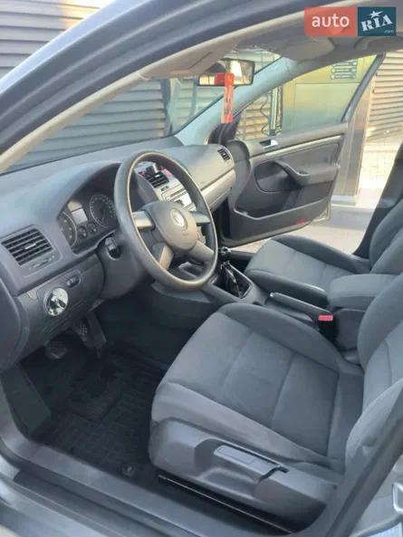 Volkswagen Golf 2005 - 6