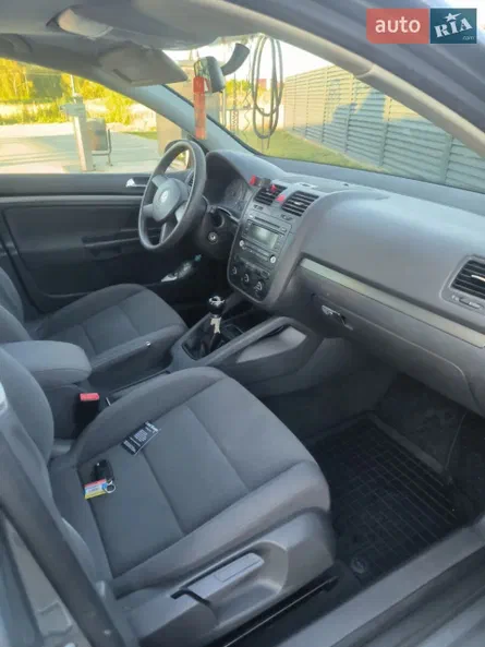 Volkswagen Golf 2005 - 5