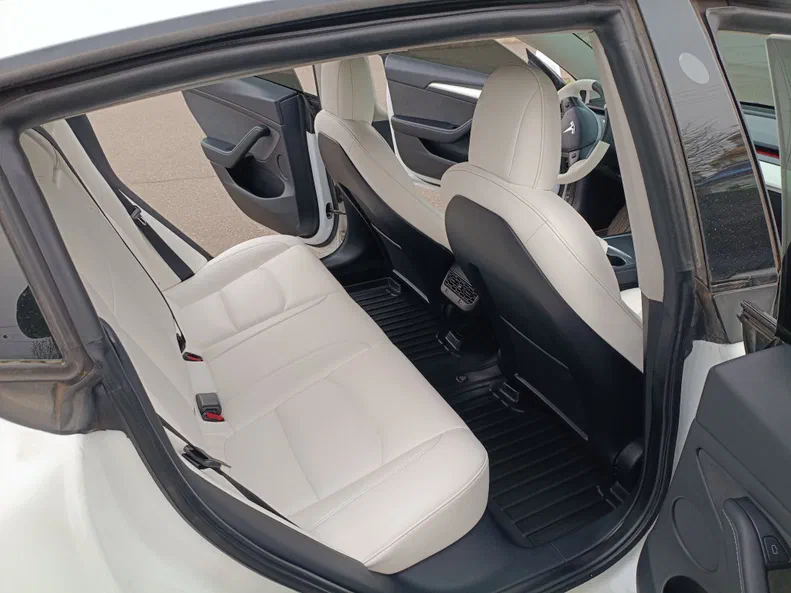 Tesla Model 3 2022 - 12