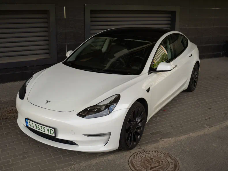 Tesla Model 3 2021 - 0