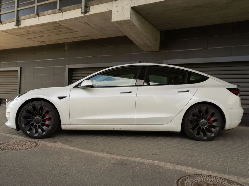 Tesla Model 3 2021 - 1