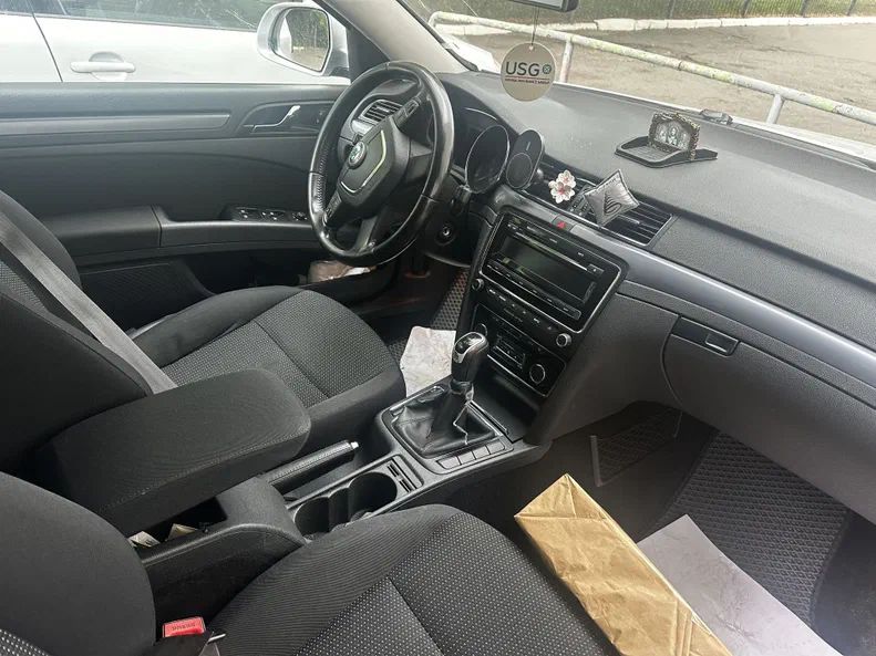Skoda Superb 2013 - 3