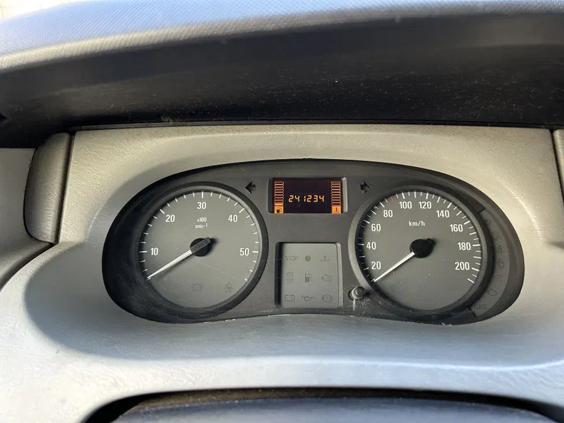 Opel Vivaro 2008 - 6