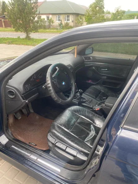 BMW 5 серія 2001 - 8