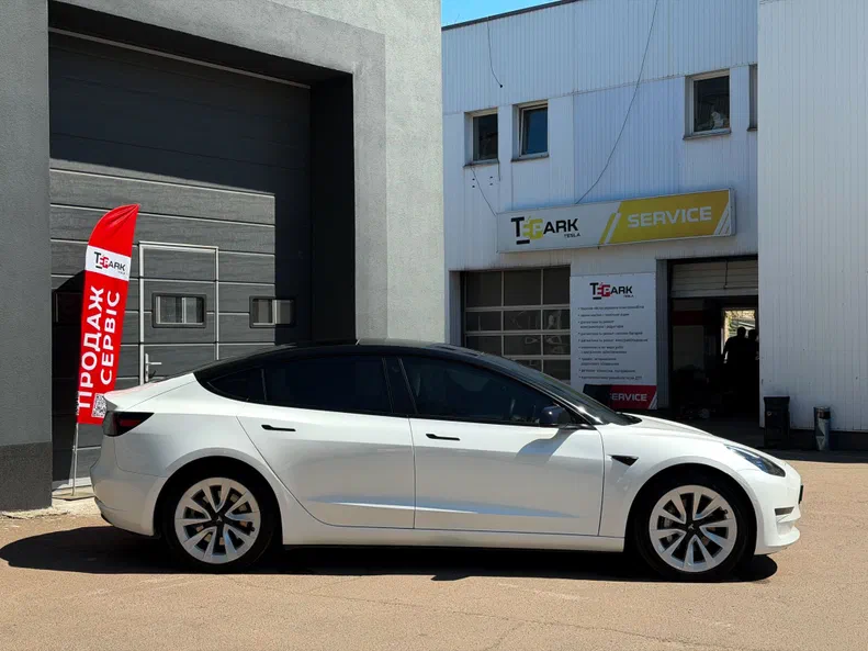 Tesla Model 3 2022 - 9
