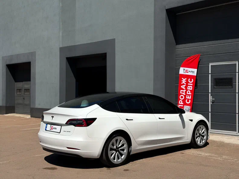 Tesla Model 3 2022 - 14
