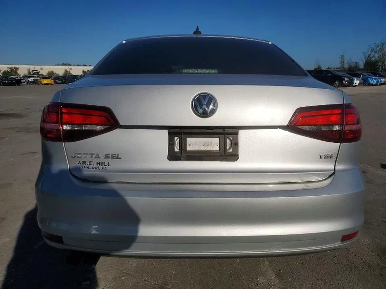 Volkswagen Jetta 2016 - 4