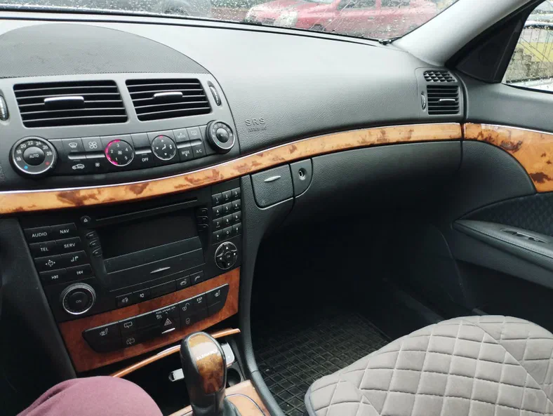 Mercedes-Benz E-Клас 2006 - 21