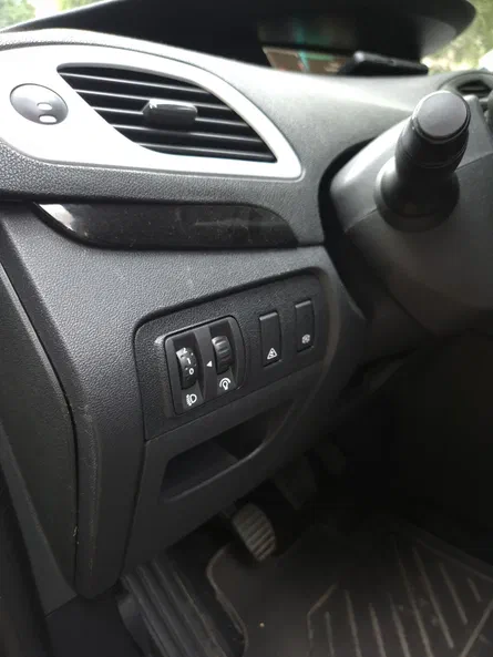 Renault Scenic 2012 - 22
