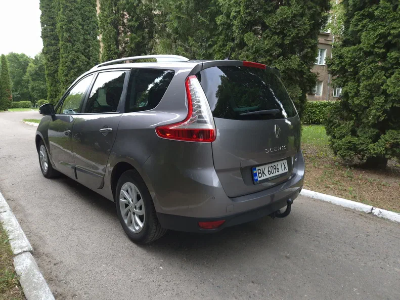 Renault Scenic 2012 - 10
