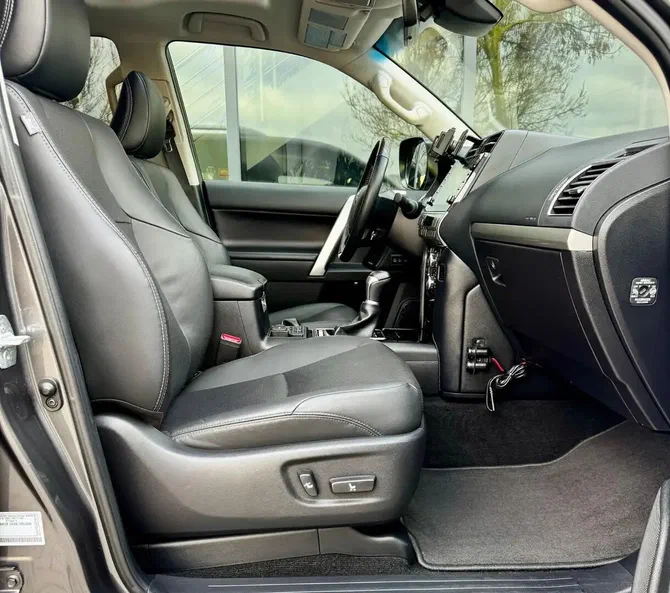 Toyota Land Cruiser Prado 2021 - 19