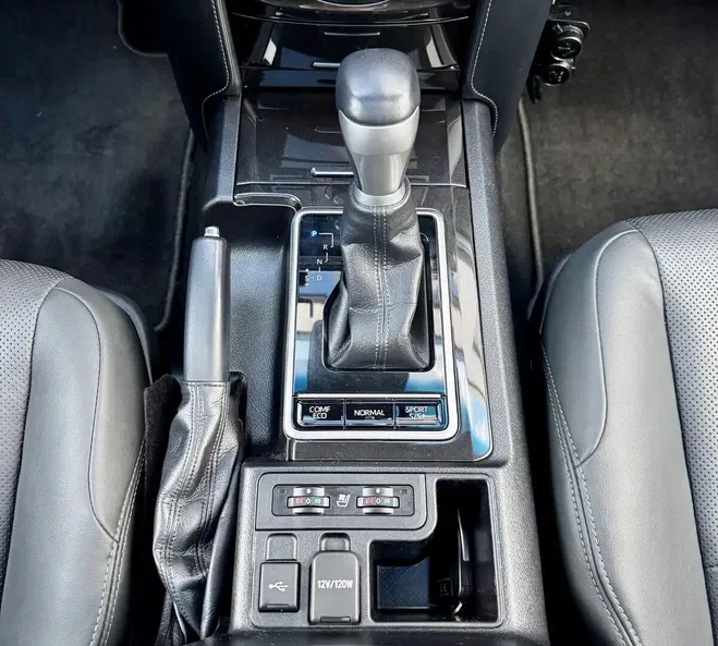 Toyota Land Cruiser Prado 2021 - 17