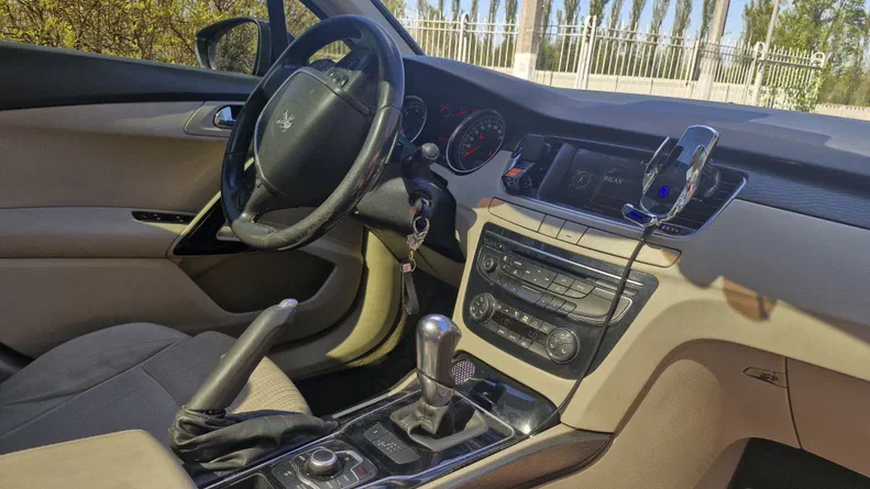 Peugeot 508 2013 - 12