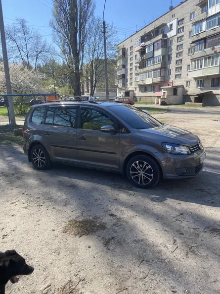 Volkswagen Touran 2012 - 1