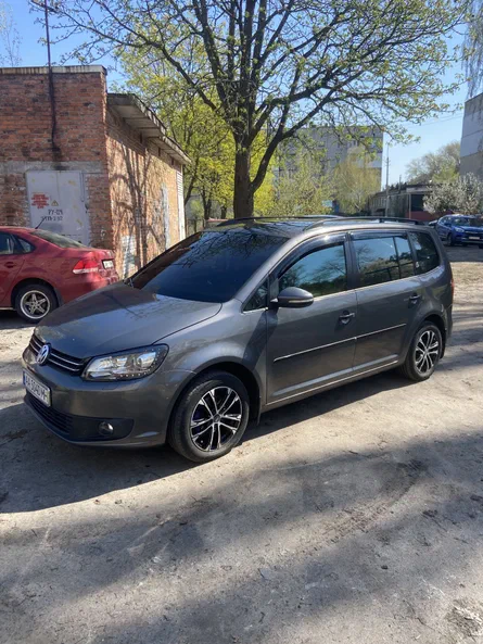 Volkswagen Touran 2012 - 0