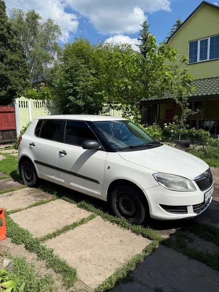 Skoda Fabia 2011 - 4