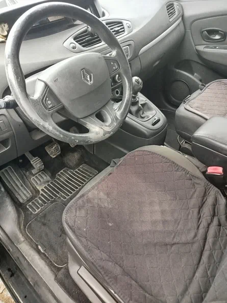 Renault Scenic 2011 - 9