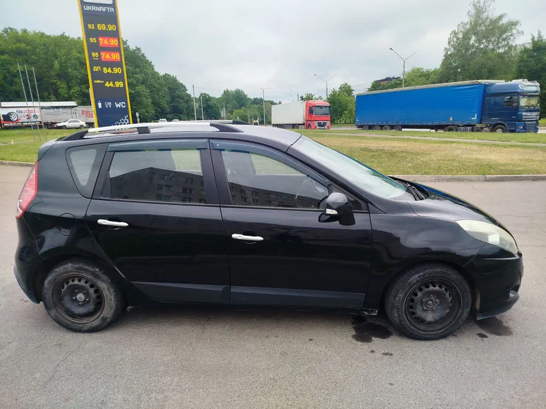 Renault Scenic 2011 - 3