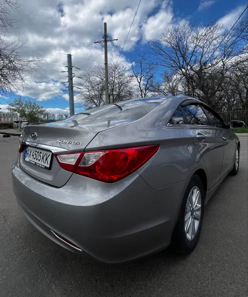 Hyundai Sonata 2010 - 6