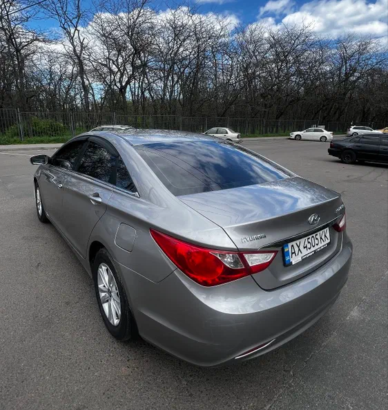 Hyundai Sonata 2010 - 8