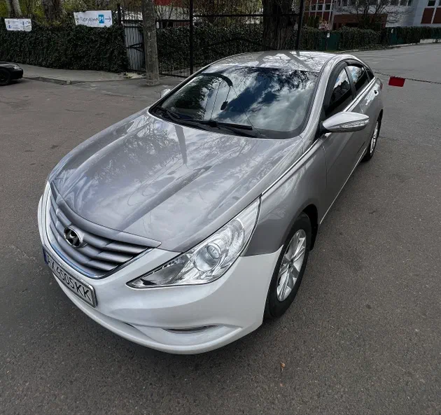 Hyundai Sonata 2010 - 4
