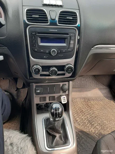 Geely Emgrand EC7 2013