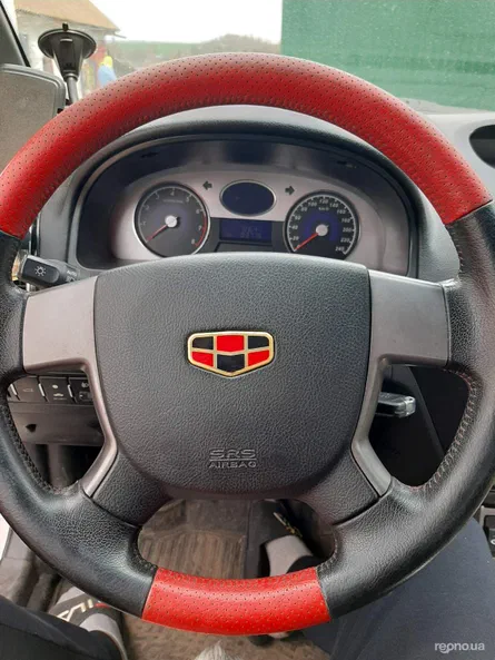 Geely Emgrand EC7 2013