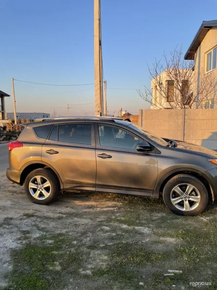 Toyota RAV4 2015 - 9