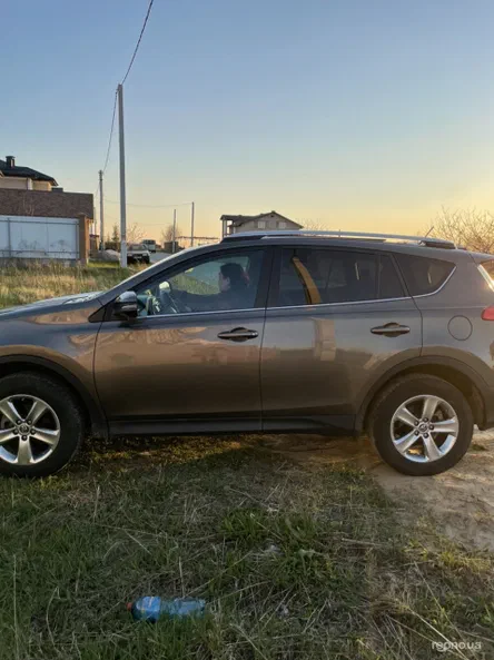 Toyota RAV4 2015 - 10