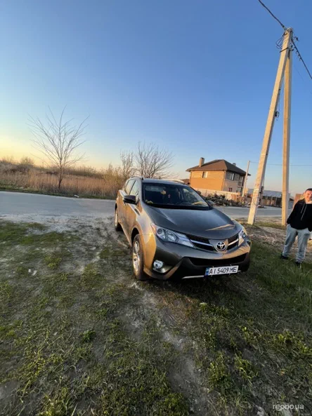 Toyota RAV4 2015 - 6