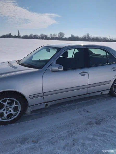 Mercedes-Benz E-Клас 1999 - 8