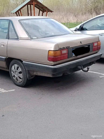 Audi 100 1983