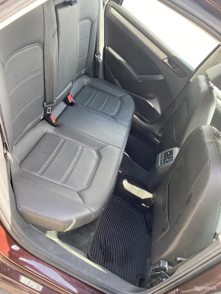 Volkswagen Passat 2012 - 9