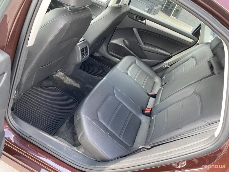 Volkswagen Passat 2012 - 5