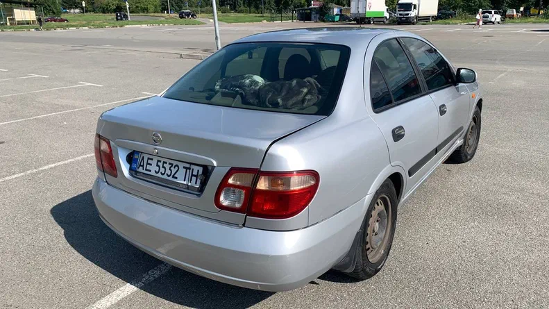Nissan Almera 2004