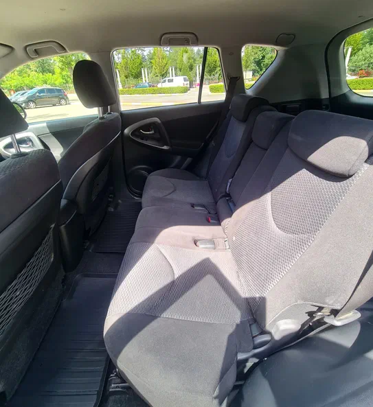 Toyota RAV4 2012 - 10