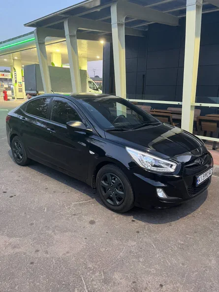 Hyundai Accent 2013 - 18