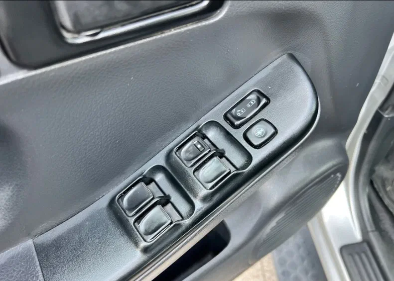 Opel Frontera 2000 - 9