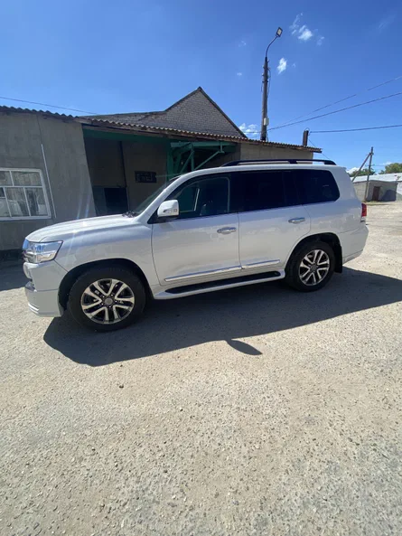 Toyota Land Cruiser 2018 - 8