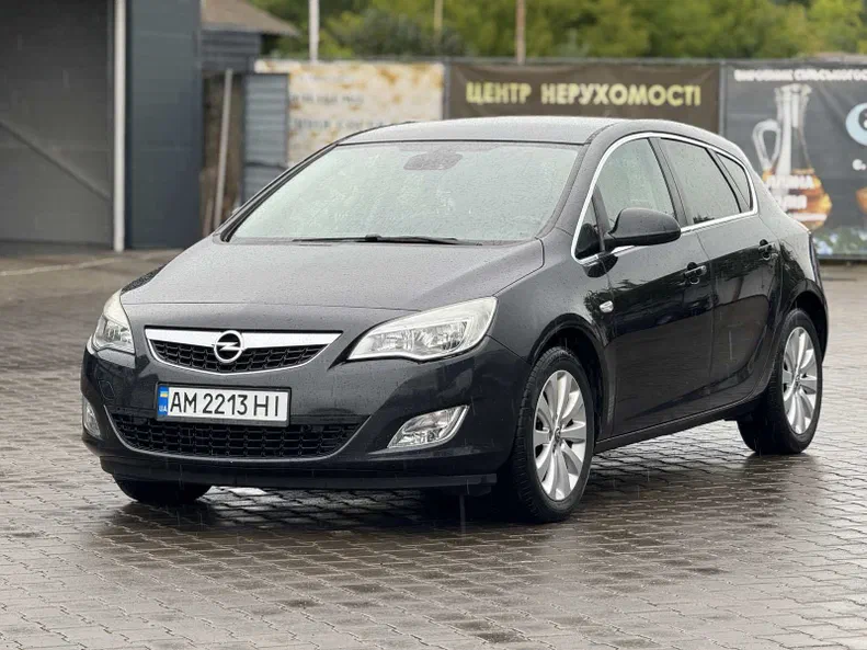 Opel Astra 2011