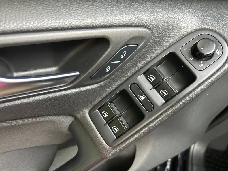 Volkswagen Golf 2010 - 17