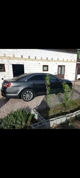 Ford Taurus 2015