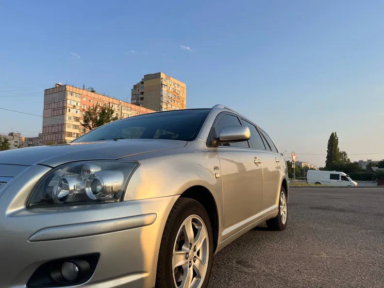 Toyota Avensis 2004