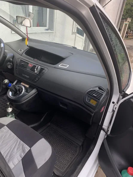 Citroen C4 Picasso 2011 - 5