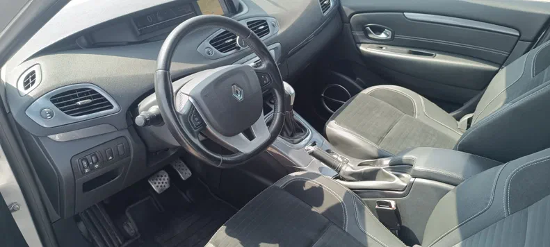 Renault Scenic 2013 - 16