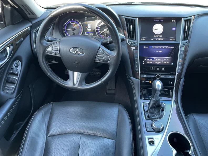 Infiniti Q50 2016 - 11