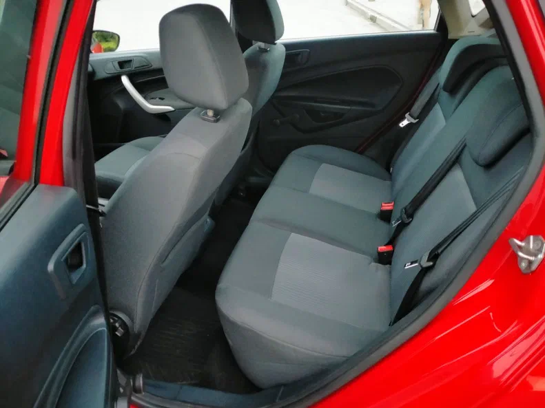 Ford Fiesta 2012 - 9