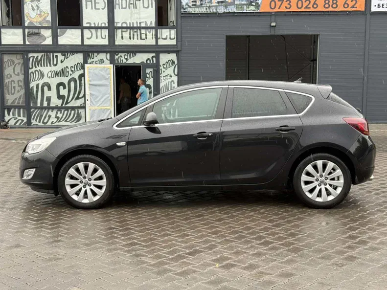 Opel Astra 2011 - 20
