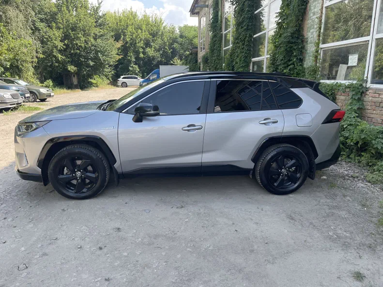 Toyota RAV4 2021 - 8